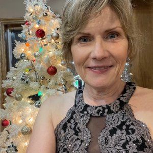 Meet your Posher, Gloria
